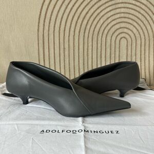 Adolfo Dominguez Kitten Heel Pumps 38